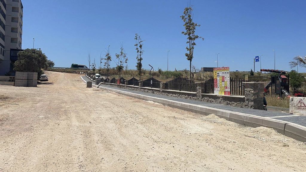 Bandırma Belediyesi, kentin çehresini değiştirecek çalışmalarına hız kesmeden devam ediyor.