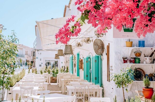 Taş Evleri, Organik Pazarı ve Sanatla Donatılmış Sokaklarıyla Çeşme’nin En Güzel Köyü 5378 b - Marmara Bölge Gazetesi