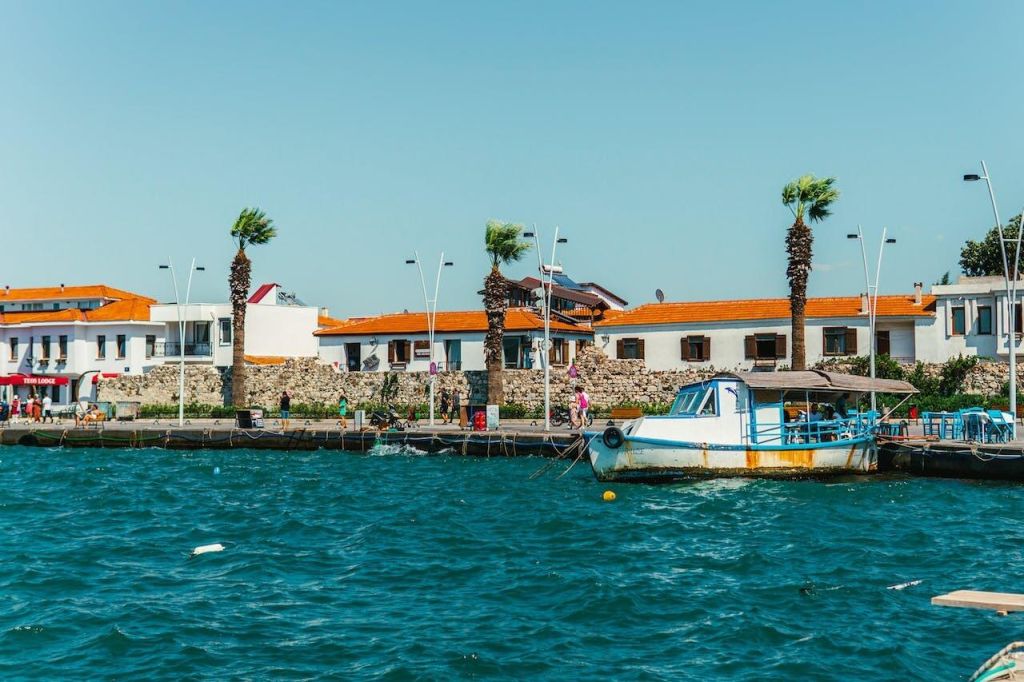 Sığacık, taş sokakları ve deniz kokan rüzgârıyla Ege'nin en huzurlu
