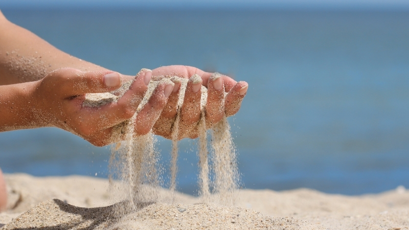 Ayaklarınızın altındaki kumun yalnızca tatil keyfi değil, adeta bir sağlık