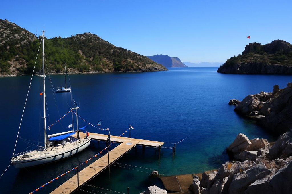 Turistik kalabalıklardan bunalanlara ilaç gibi gelecek bir keşif: Çiftlik Koyu.