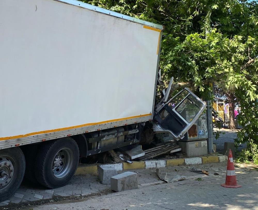Balıkesir’in Erdek ilçesine bağlı Ocaklar Mahallesi’nde bugün meydana gelen trafik