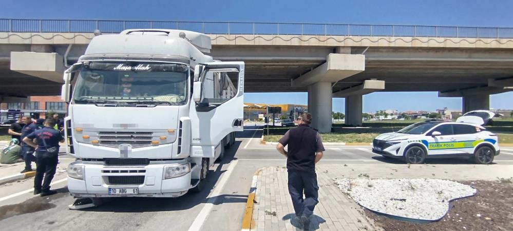 Bandırma’da O Kavşakta Yine Kaza! AW478104 08 - Marmara Bölge Gazetesi