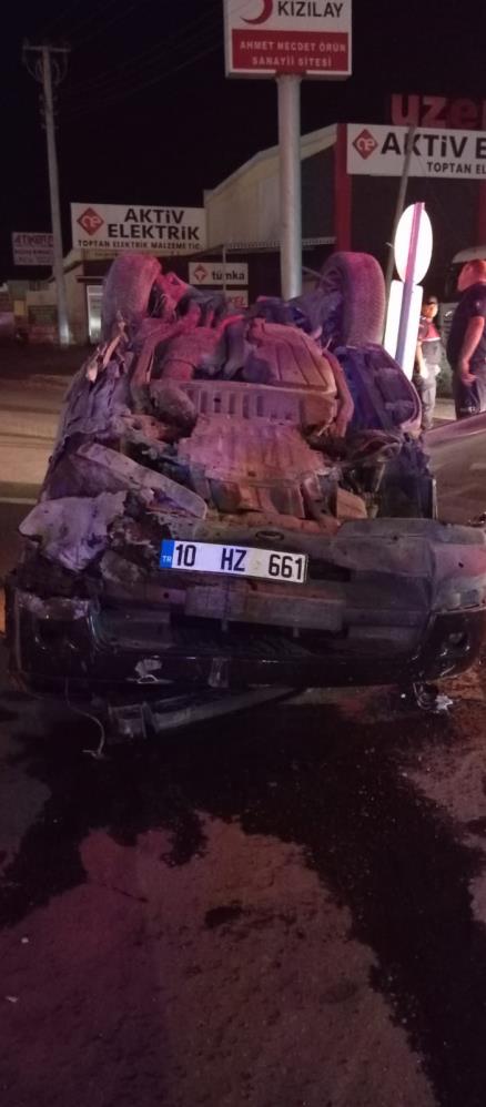 Edremit'te Akıllı Kavşakta Akıl Almaz Kaza! AW479376 02 - Marmara Bölge Gazetesi
