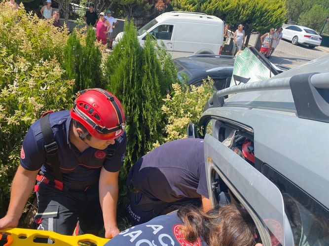 Edremit’te Feci Kaza: Araç Çukura Uçtu, 1 Kişi Yaralı! AW486687 01 - Marmara Bölge Gazetesi