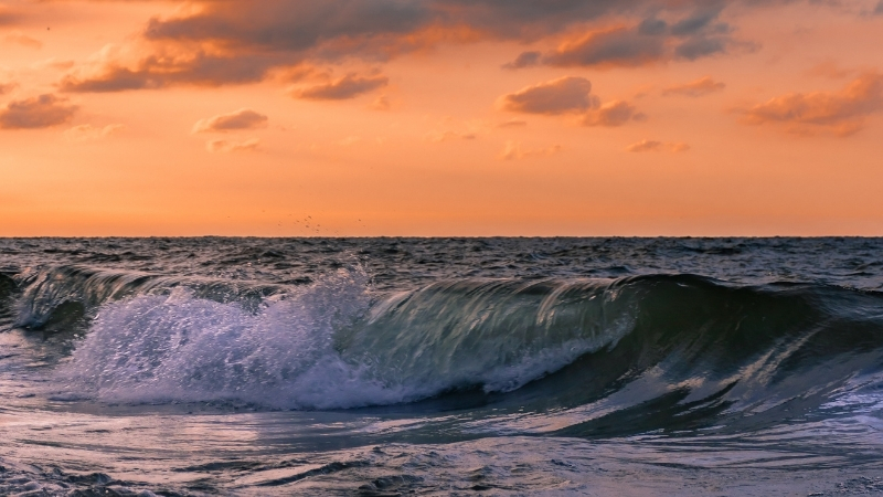 Sakinliği ve doğal güzellikleriyle öne çıkan Akmaz Plajı, Fethiye’nin en