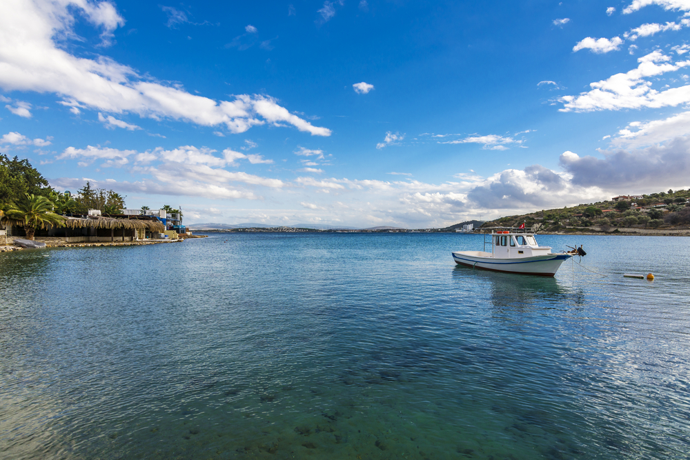 İzmir’in Karaburun ilçesinde saklı bir güzellik olan Boyabağı Koyu, doğallığı,