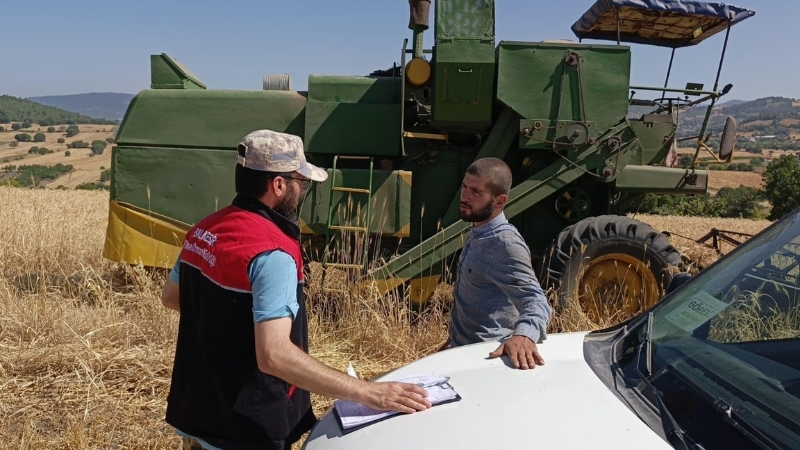 Balıkesir’in Kepsut ilçesinde hububat hasadı tüm hızıyla devam ederken, Kepsut