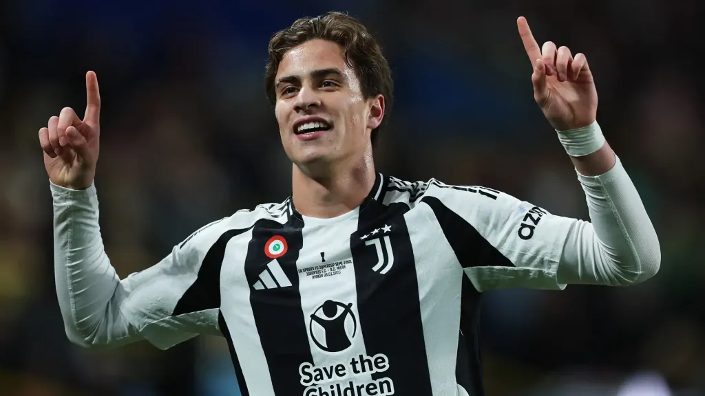 Sahadaki yeteneğiyle olduğu kadar karizmasıyla da adından sıkça söz ettiren