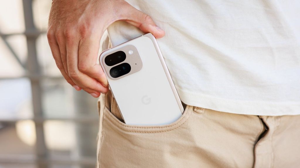 Google, katlanabilir telefon pazarında yeni kozunu oynuyor. Pixel 10 Pro