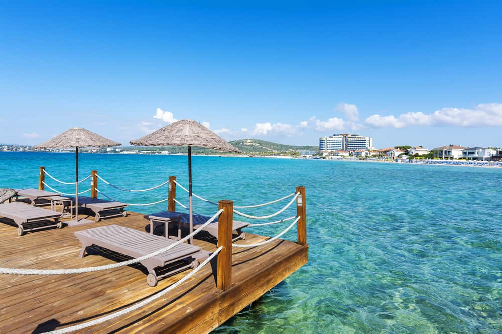 İzmir’in Çeşme ilçesine bağlı Ildır Köyü, doğayla iç içe, tarihle