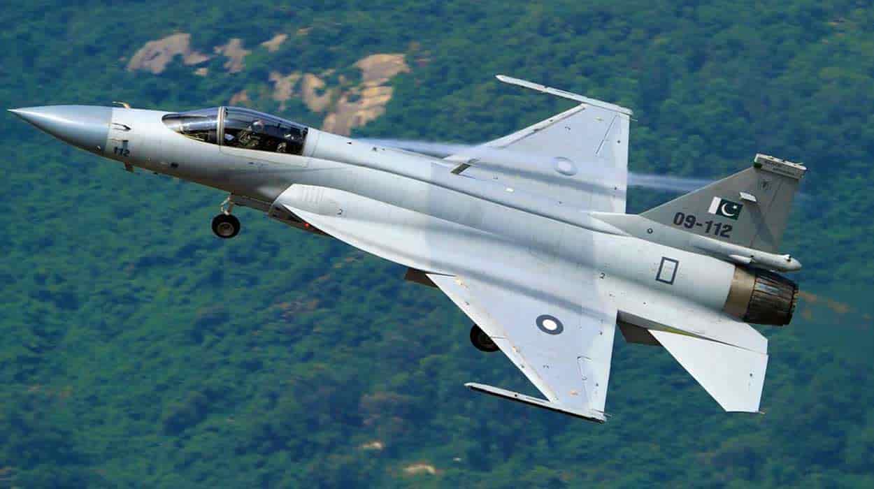 Türkiye'den Savaş Uçağı İsteyen Azerbaycan Yön Değiştirdi JF17 Defenceturk 1 - Marmara Bölge Gazetesi
