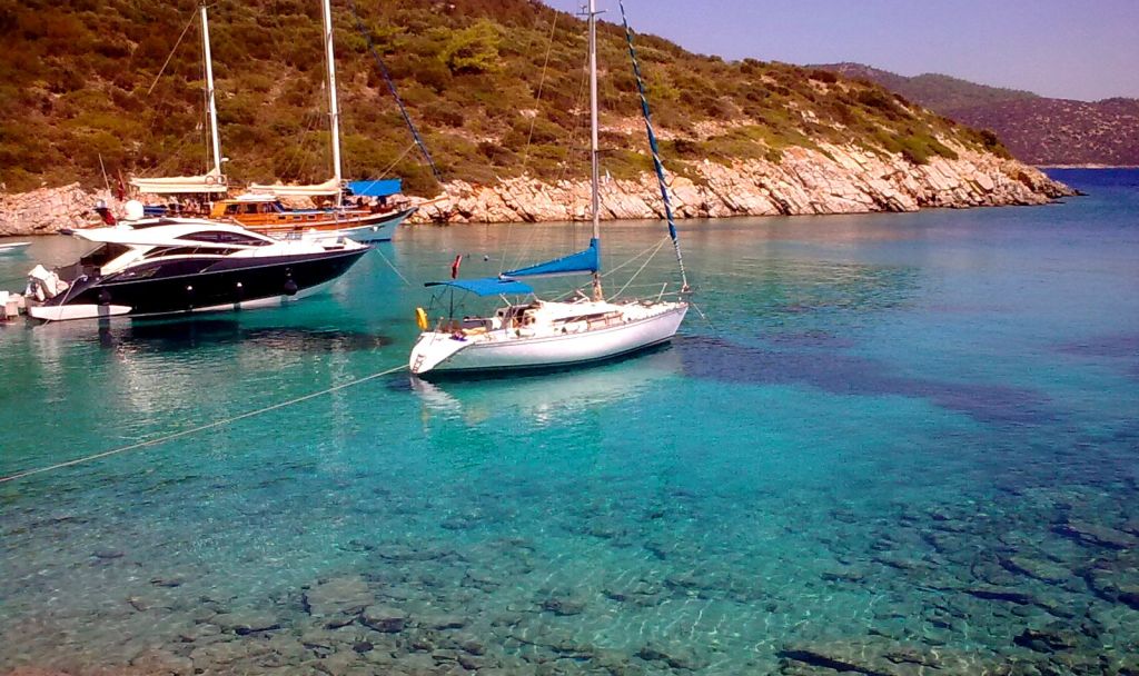 Muğla’nın Bodrum ilçesi açıklarında yer alan ve Ege’nin maviliklerine gizlenmiş