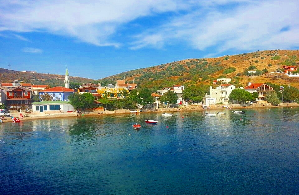 Yüzlerce yıllık geçmişi, cam gibi denizi ve geleneksel köy yaşamıyla