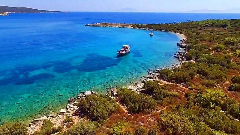 Muğla’nın göz bebeği Bodrum, birbirinden güzel koyları ve adalarıyla her