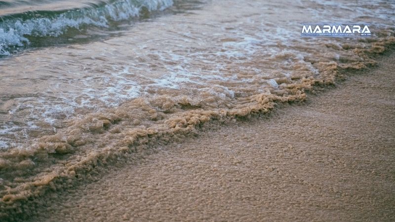 Çanakkale’nin masalsı adası Bozcaada, taş evleri ve çiçeklerle süslü sokaklarının