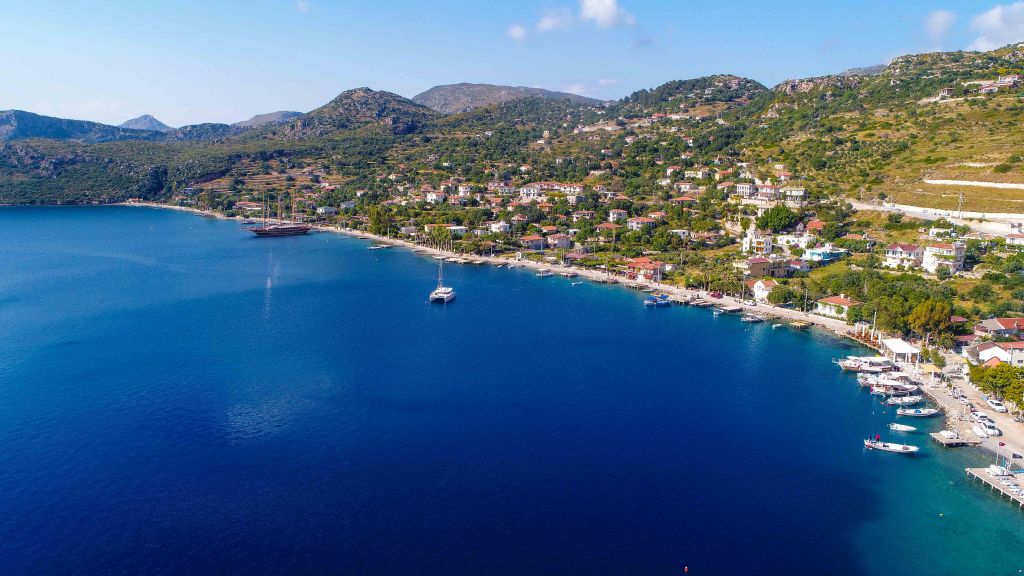 Ege’nin saklı köşelerinden biri olan Marmaris Söğüt Köyü, doğası, berrak