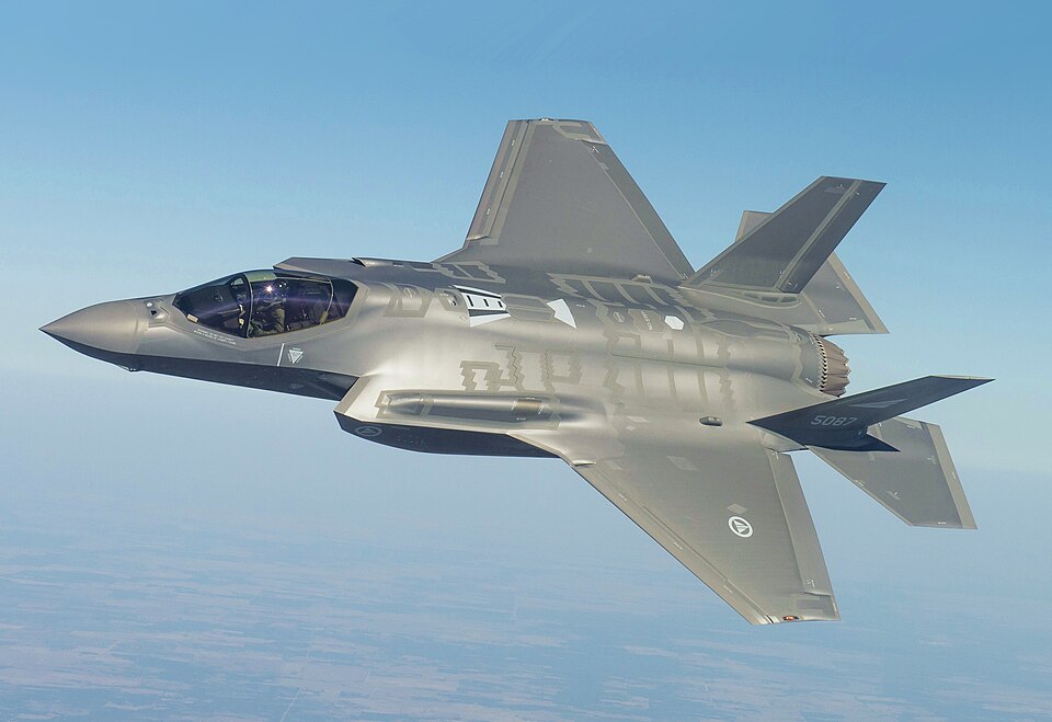 Selçuk Bayraktar’dan Sert Çıkış: Türkiye’yi Bekleyen Gizli Tehlike! Testflyging av forste norske F 35 1 cropped - Marmara Bölge Gazetesi