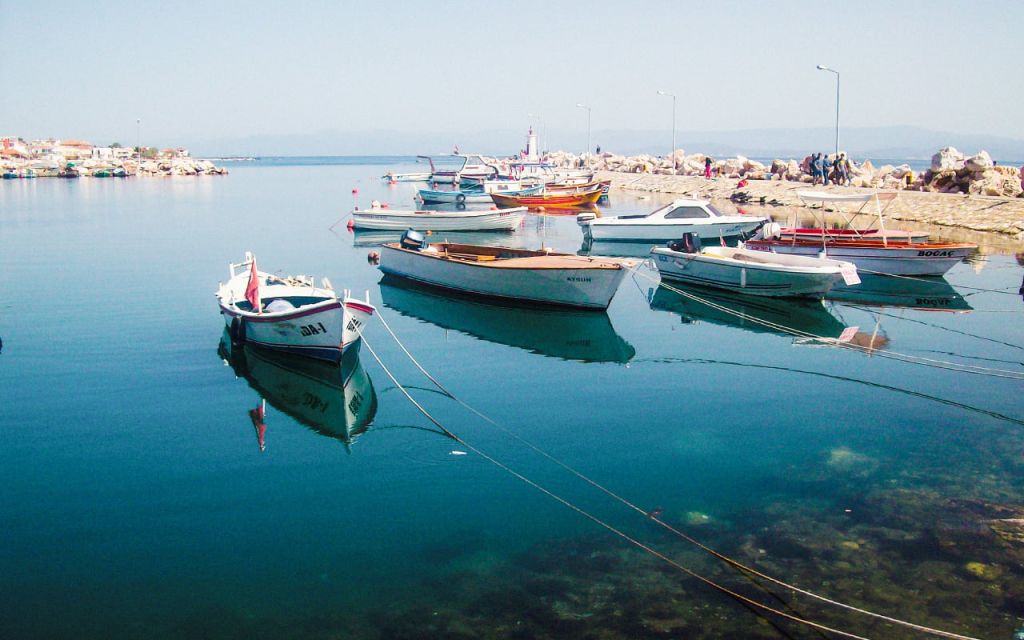 Balıkesir’in Edremit ilçesine bağlı Altınoluk kasabası, hem doğa hem tarih