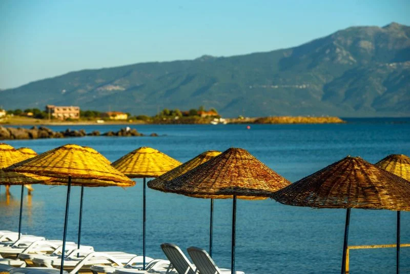 Balıkesir’in Edremit ilçesine oldukça yakın bir konumda bulunan Sivrice Plajı,