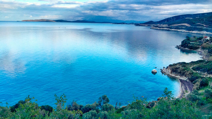Ege'nin saklı cennetlerinden Mimoza Koyu, berrak denizi ve sessiz doğasıyla