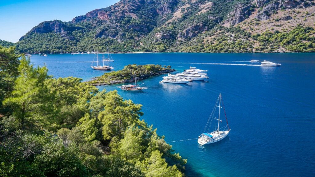 Ege’de Başka Bir Dünya Var: Giden Hayran Oluyor! bodrum mavi tur rotalari 1024x576 1 - Marmara Bölge Gazetesi