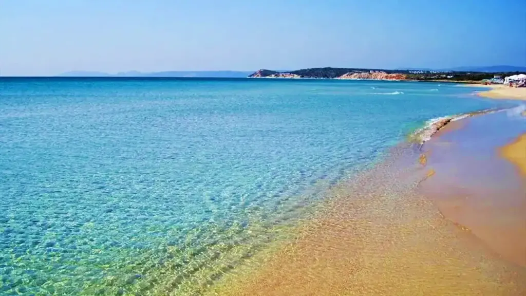 Giriş Ücreti Yok, Kalabalık Yok! İzmir’de Tatil İçin En Sakin 10 Kaçış Noktası cesme altinkum kapak 1 - Marmara Bölge Gazetesi
