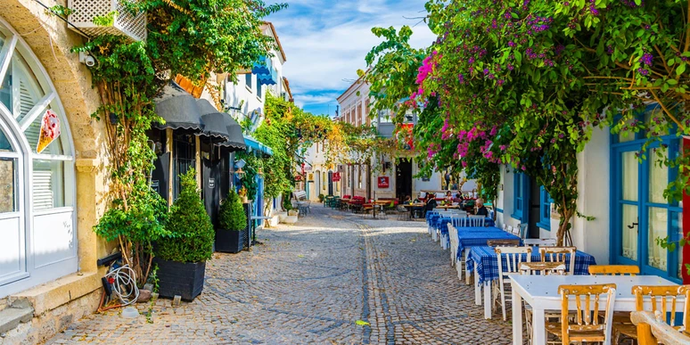 Harika Denizi Ve Gece Hayatıyla Bu Yazın En Çok Aranan Tatil Rotası cesme gezilecek yerler Bkbt - Marmara Bölge Gazetesi