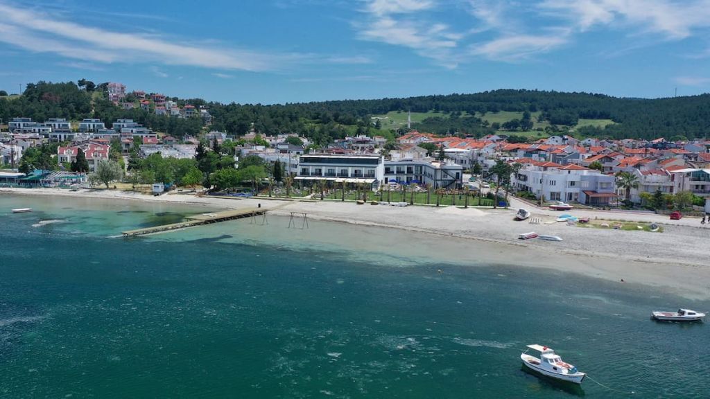 Merkeze 10 Dakika Uzaklıkta! Bu Plaj Tatilin En Güzel Rotası dardanos plaji 1 MOICF8AMKZ0XR5HHEZ36EW2JA7QEZS - Marmara Bölge Gazetesi