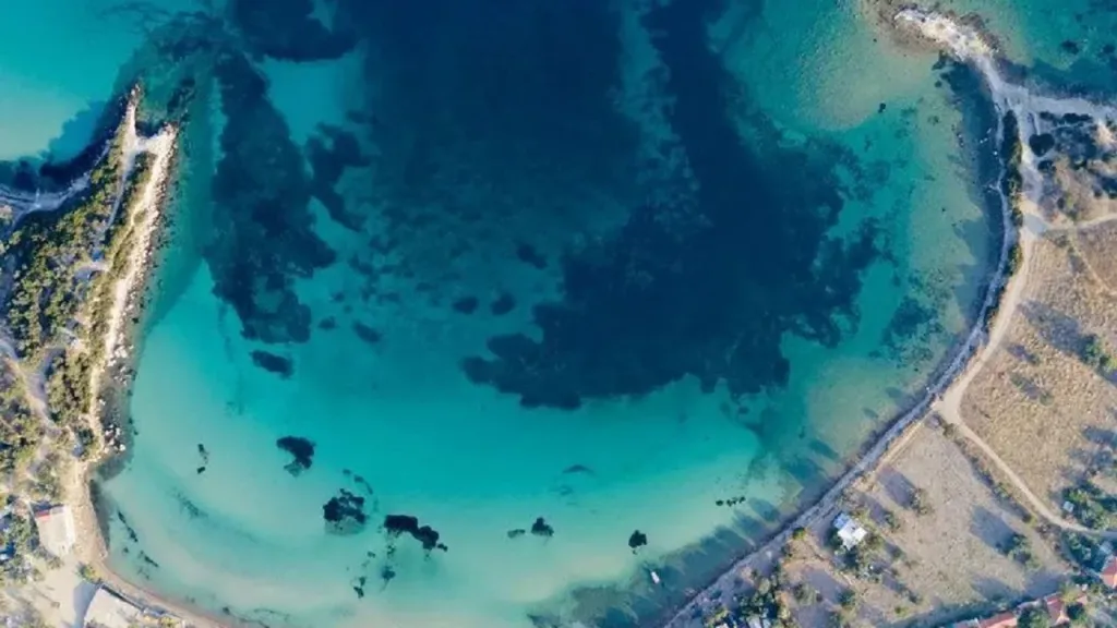 İzmir’in kuzeyinde, Dikili ilçesine bağlı Bademli Mahallesi’nde yer alan Killik