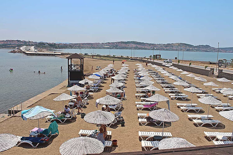 Deniz Temiz, Fiyatlar Uygun! Balıkesir’de Bu Plaj Ailelerin Vazgeçilmezi Oldu! duba plaji - Marmara Bölge Gazetesi