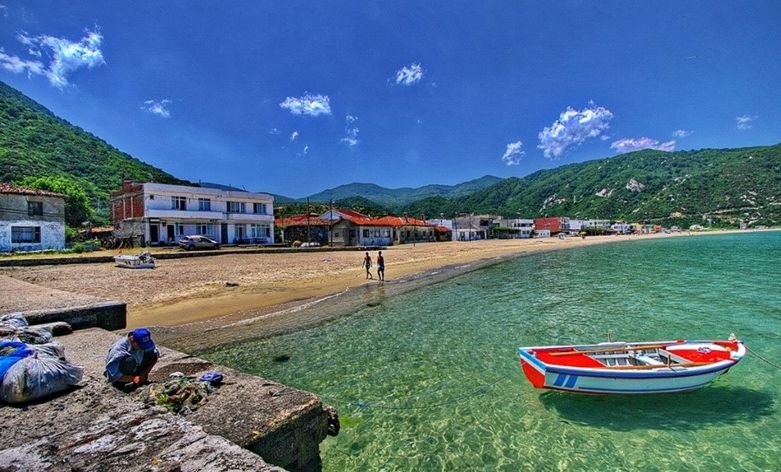 Balıkesir’de Şelalesiyle Serinleten, Deniziyle Dinlendiren, İnsanıyla Isıtan Bir Köy erdek ormanli e1749981745434 - Marmara Bölge Gazetesi