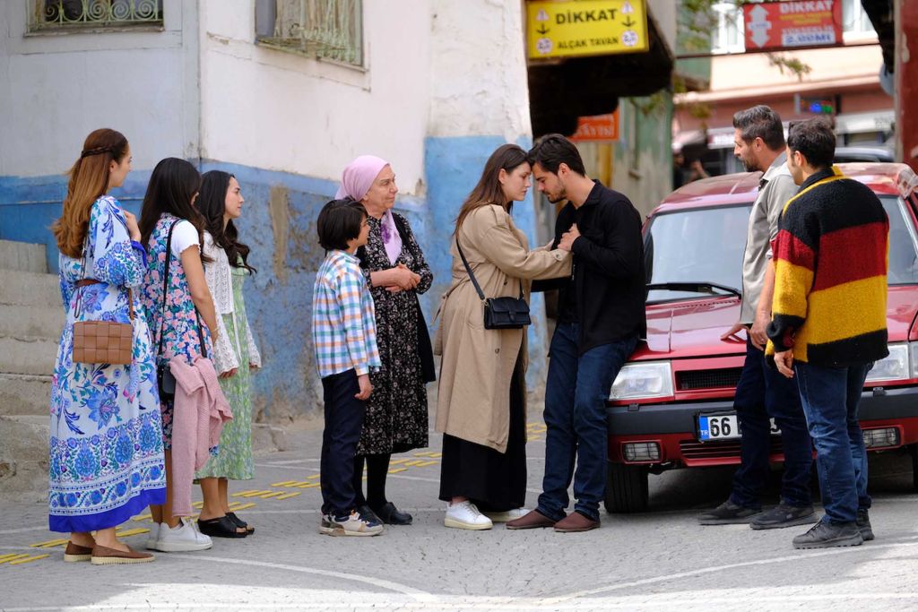 Selma'nın gözlerini yeniden açtığı, Ramazan'ın gidiş yoluna girdiği ve kasabada