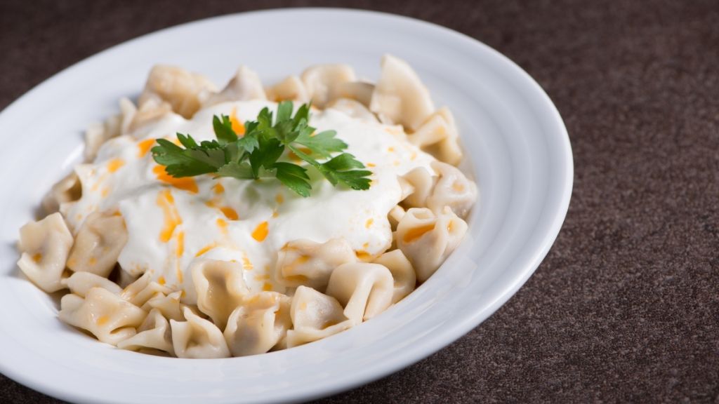 Balıkesir’in Karesi ilçesinde yer alan Armutalan Köyü, doğaseverlerin ve yöresel