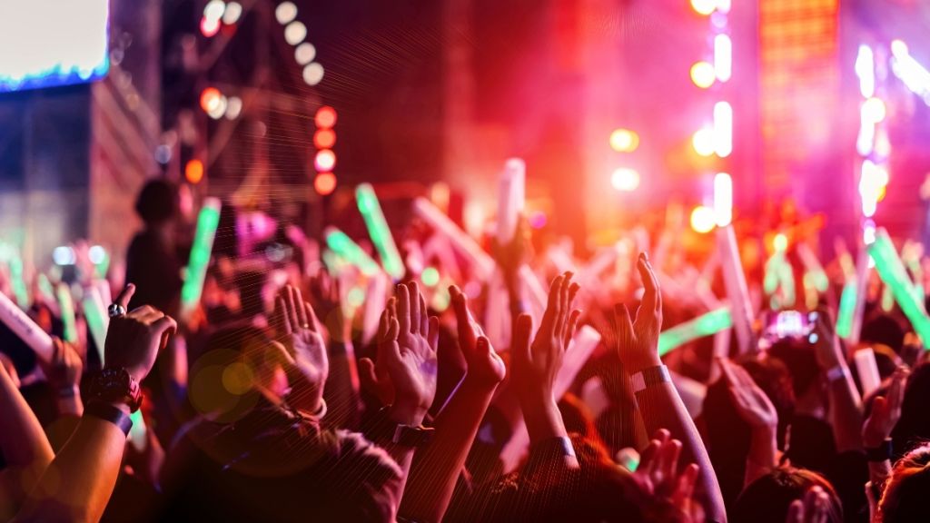 Erdek Belediye Başkanı Burhan Karışık, II. Uluslararası Halk Dansları Festivali