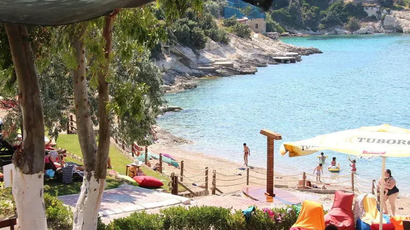 izmirin sakin tatil rotasi karaburunda mavi bayrakli 5 plaj iste o plajlar 3 - Marmara Bölge Gazetesi