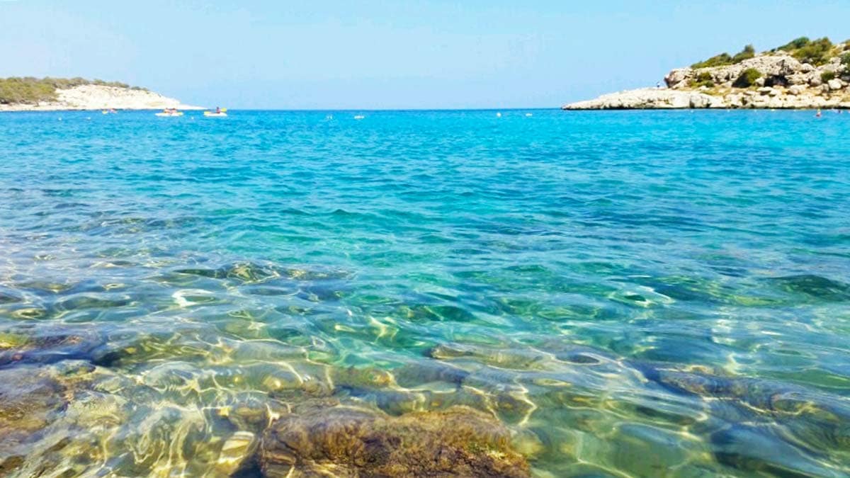 Mersin’e sadece dakikalar uzaklıktaki Kazanlı Plajı, sakinliği ve doğal güzelliğiyle