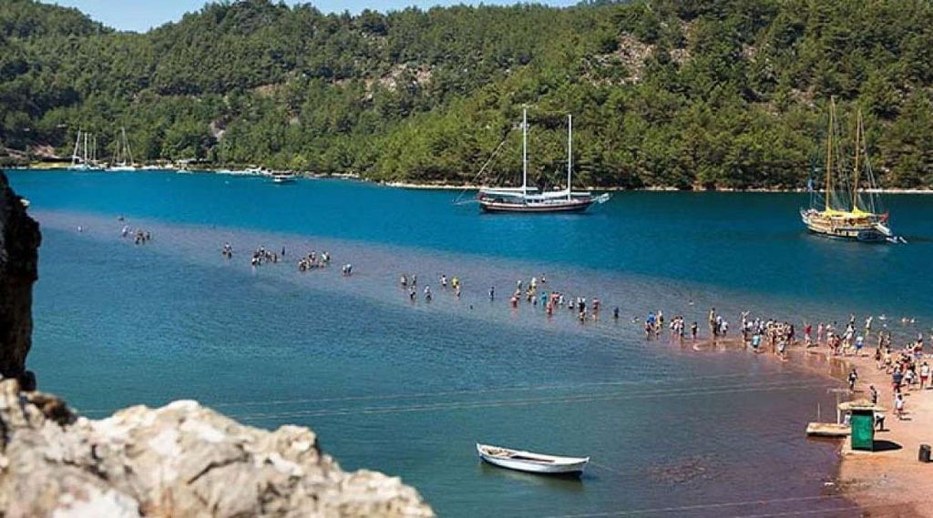 Sadece Türkiye’de Görülebilecek Bu Eşsiz Manzara, Efsaneleri Gerçeğe Dönüştürüyor marmaris kiz kumu 1696425667 QVaRbj - Marmara Bölge Gazetesi
