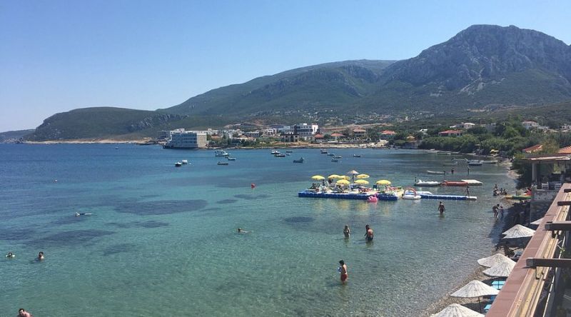 Ege’de Cam Gibi Deniz ve Mimoza Ağaçlarıyla Saklı Bir Koy mimoza koyu 1 - Marmara Bölge Gazetesi