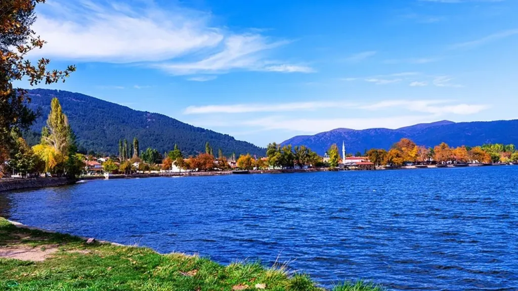 Aydın Dağları’nın eteklerine saklanmış bu sessiz mahalle, doğayla iç içe