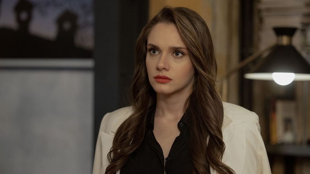 Başarılı oyuncu Miray Daner, hem kariyeri hem de özel hayatıyla