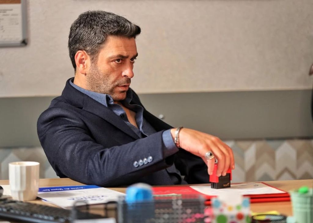 “Uzak Şehir” dizisinin sevilen oyuncusu Ozan Akbaba, 43. doğum gününü