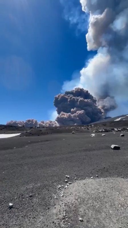 Etna Yanardağı Yine Patladı s 3014ea33567d0c1287bbddb98fc675f8fdb700af - Marmara Bölge Gazetesi