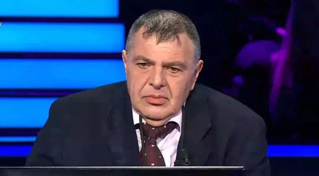 ATV ekranlarında yayınlanan ve Oktay Kaynarca’nın sunumuyla izleyiciyle buluşan Kim