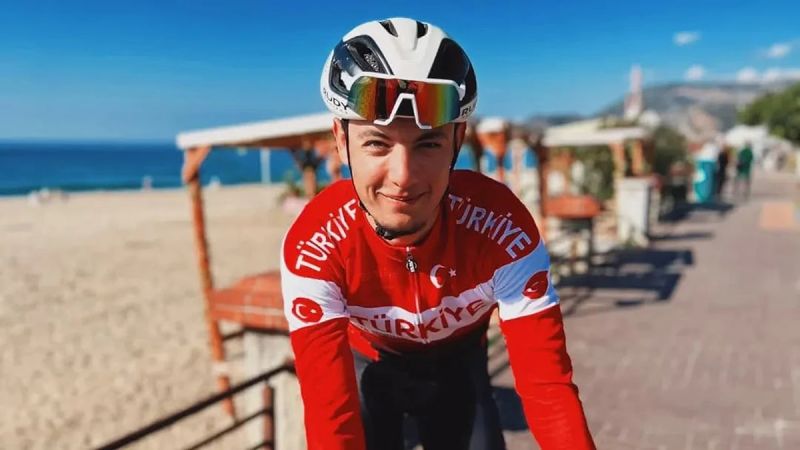 İran’da düzenlenen 2025 Tour of Iran bisiklet yarışında kaza geçiren