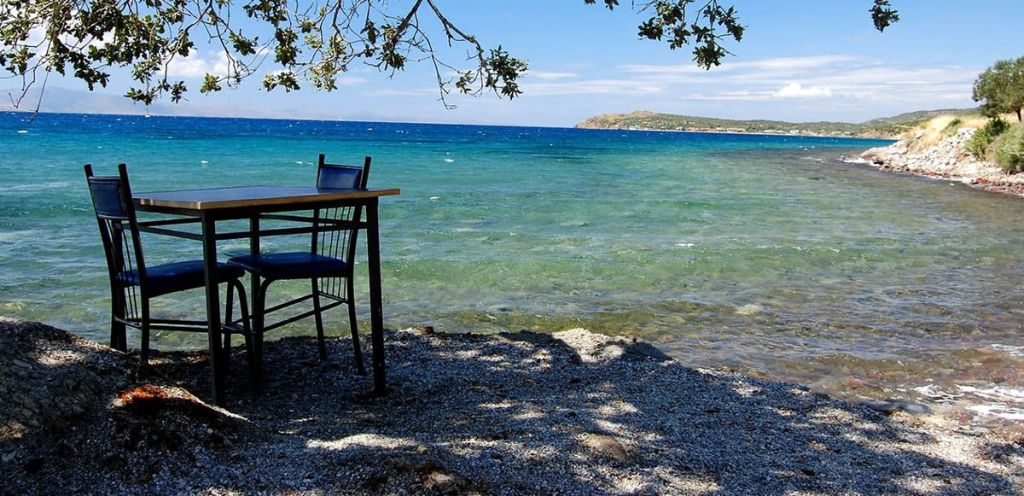 Şehir merkezine sadece dakikalar uzaklıktaki Dardanos Plajı, sakinliği, temiz denizi