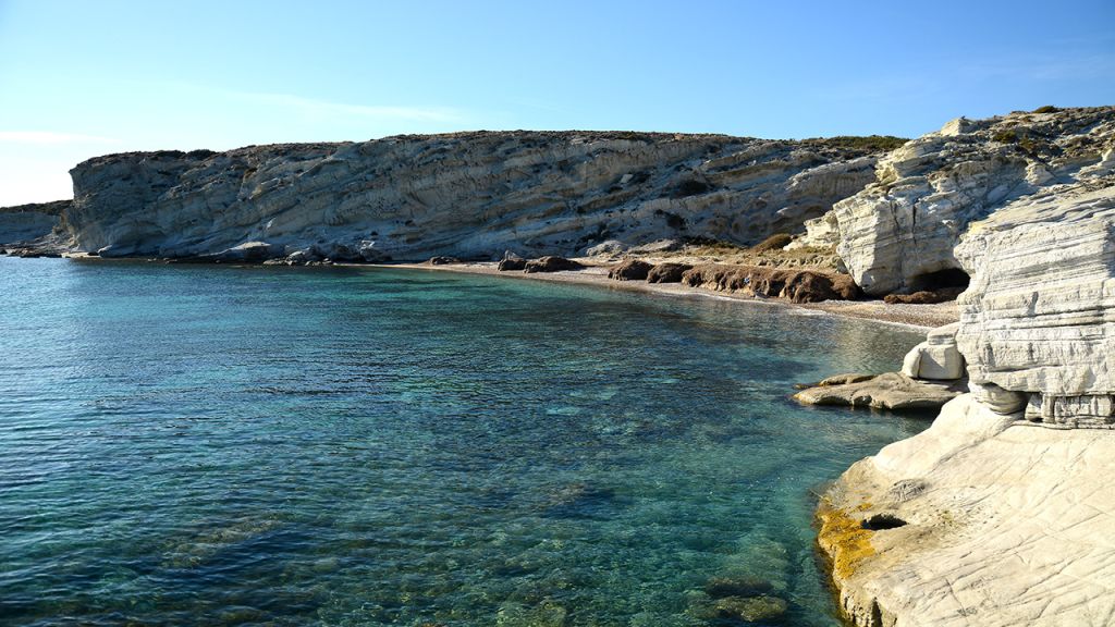Çeşme’nin kalabalığından bir adım uzak, doğallığın kalbinde bir plaj: Şifne.