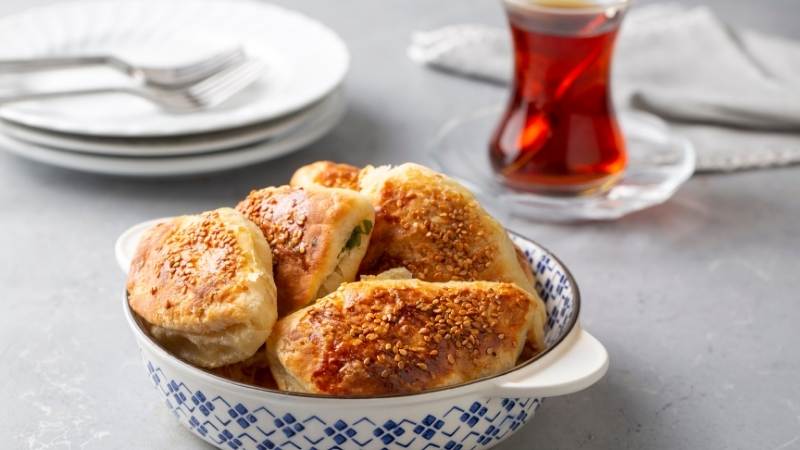 Bayatlamayan kabartma tozlu poğaça tarifi, pratik ve lezzetli bir atıştırmalık