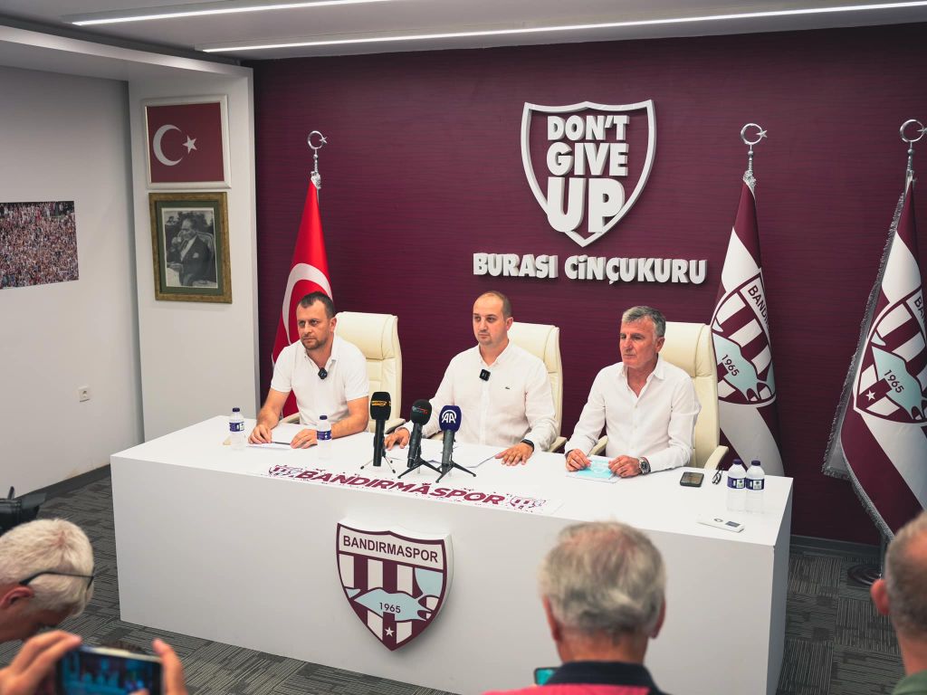 2025-2026 sezonuna iddialı giren Bandırmaspor, yeni yönetimiyle birlikte ilk basın