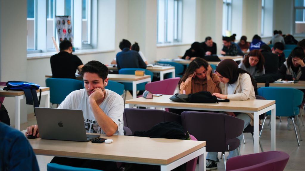Üniversite Öğrencileri Bu Şehri Çok Seviyor 515894219 1162210972602759 6562615930245752730 n - Marmara Bölge Gazetesi